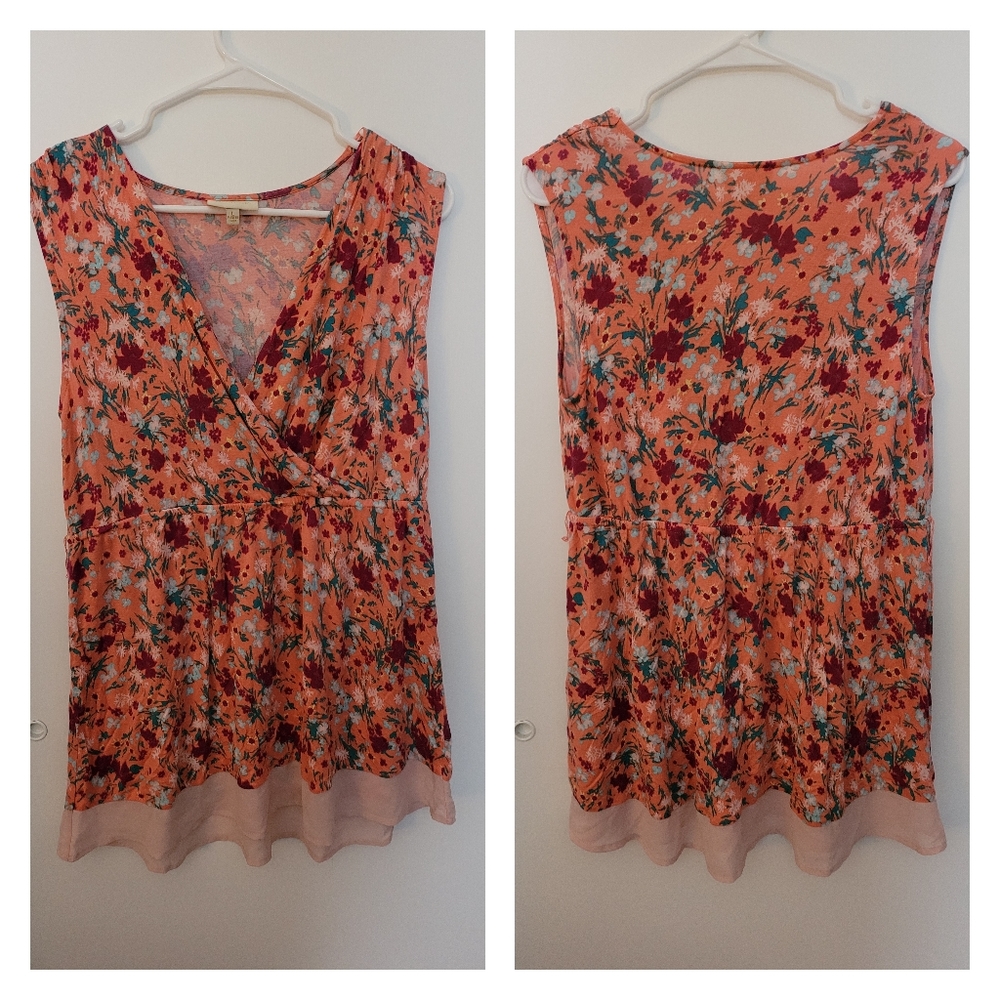 EUC Modcloth Sleeveless Low Cut V-Neck Blouse